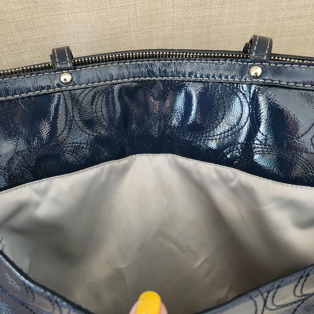 Coach 19198 Vintage Patent Leather Stitched Signature Tote/ Shoulder Bag - Picture 14 of 15